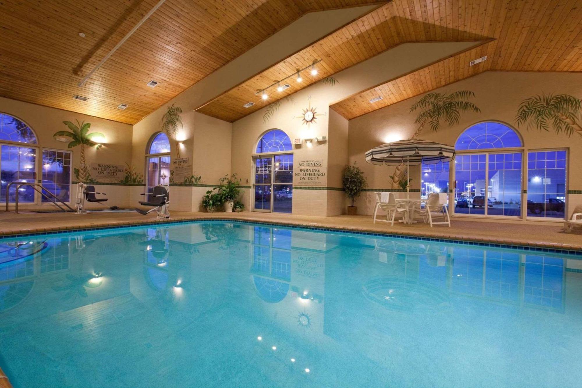 Country Inn & Suites By Radisson, Cedar Falls, Ia Екстер'єр фото