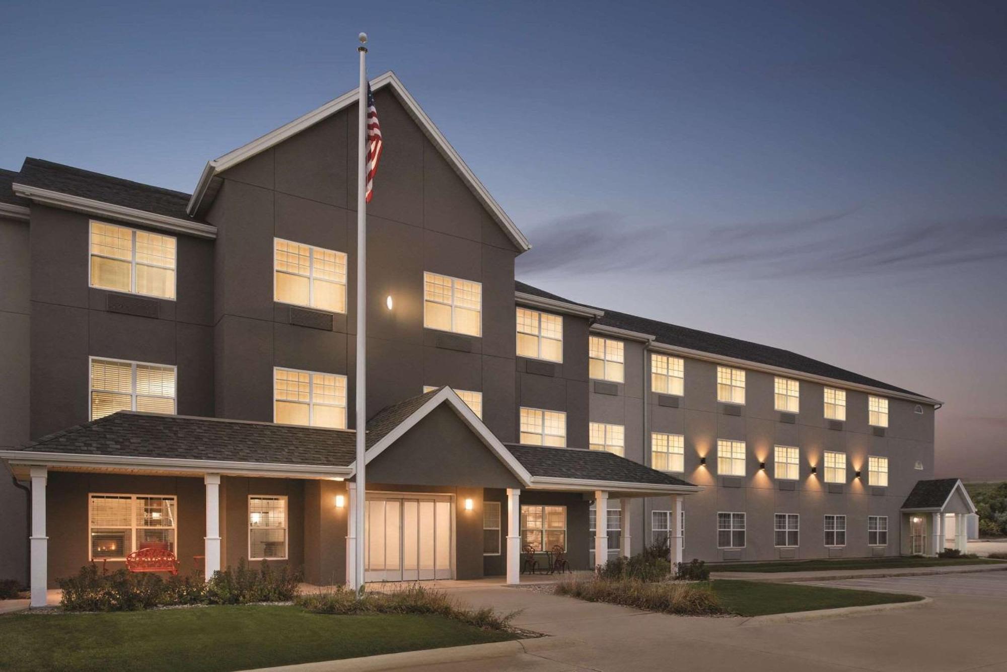 Country Inn & Suites By Radisson, Cedar Falls, Ia Екстер'єр фото